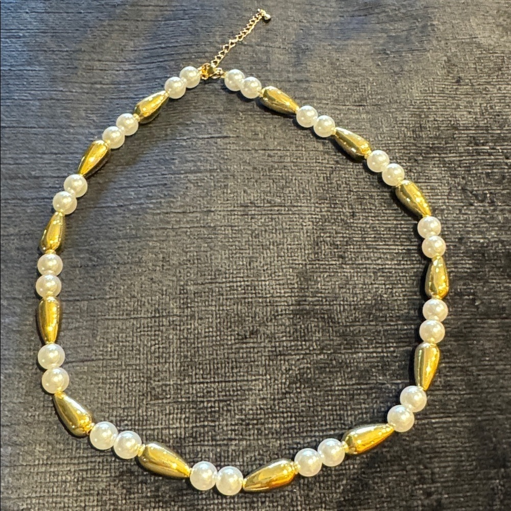 Treasure Jewels “Pearl Serenade” Gold-Toned and Faux Pearl Beaded Necklace - Picture 1 of 4